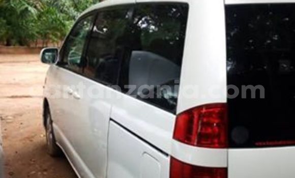 Nunua Ilio tumika Toyota Noah Nyeupe Gari ndani ya Dar es Salaam nchini Dar es Salaam Nunua Ilio tumika Toyota Noah Nyeupe Gari ndani ya Dar es Salaam nchini Dar es Salaam