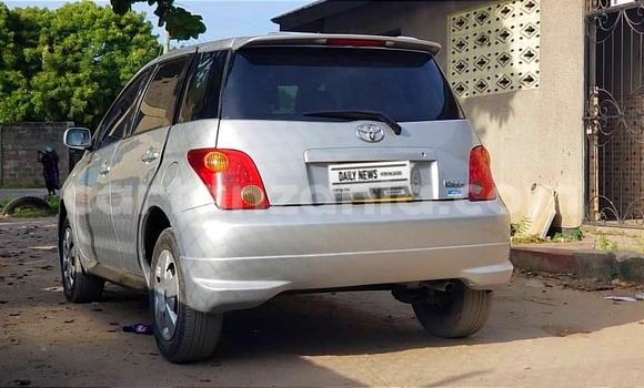 Buy Used Toyota IST Silver Car in Dar es Salaam in Dar es Salaam Buy Used Toyota IST Silver Car in Dar es Salaam in Dar es Salaam