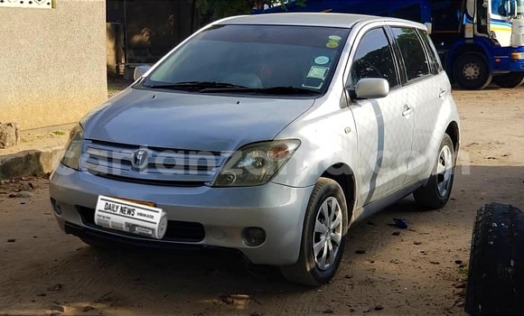 Buy Used Toyota IST Silver Car in Dar es Salaam in Dar es Salaam Buy Used Toyota IST Silver Car in Dar es Salaam in Dar es Salaam