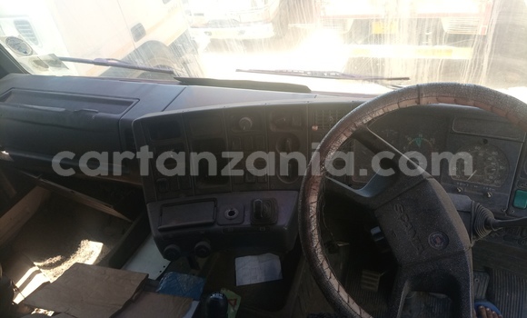 Buy Used Scania 113–320 White Truck in Iringa in Iringa Buy Used Scania 113–320 White Truck in Iringa in Iringa