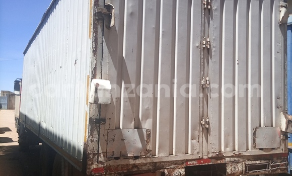 Buy Used Scania 113–320 White Truck in Iringa in Iringa Buy Used Scania 113–320 White Truck in Iringa in Iringa