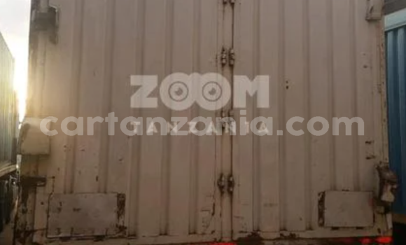 Buy Used Scania 113–320 White Truck in Iringa in Iringa Buy Used Scania 113–320 White Truck in Iringa in Iringa