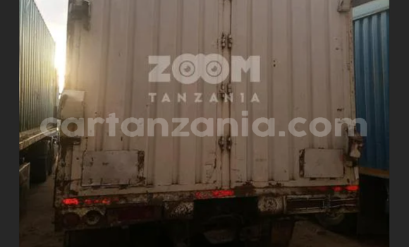 Buy Used Scania 113–320 White Truck in Iringa in Iringa Buy Used Scania 113–320 White Truck in Iringa in Iringa
