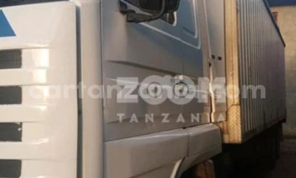 Buy Used Scania 113–320 White Truck in Iringa in Iringa Buy Used Scania 113–320 White Truck in Iringa in Iringa