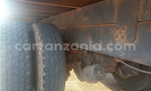 Buy Used Scania 113–320 White Truck in Iringa in Iringa Buy Used Scania 113–320 White Truck in Iringa in Iringa