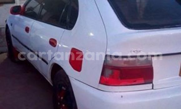 Nunua Ilio tumika Toyota Corolla Nyeupe Gari ndani ya Dar es Salaam nchini Dar es Salaam Nunua Ilio tumika Toyota Corolla Nyeupe Gari ndani ya Dar es Salaam nchini Dar es Salaam