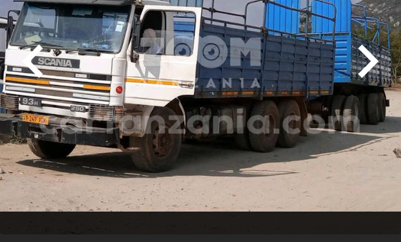 Buy Used Scania 113–320 White Truck in Iringa in Iringa Buy Used Scania 113–320 White Truck in Iringa in Iringa