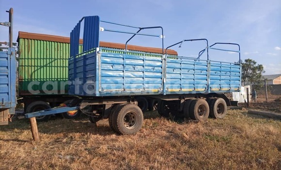 Nunua Ilio tumika Scania 113–320 Bluu Lori ndani ya Iringa nchini Iringa