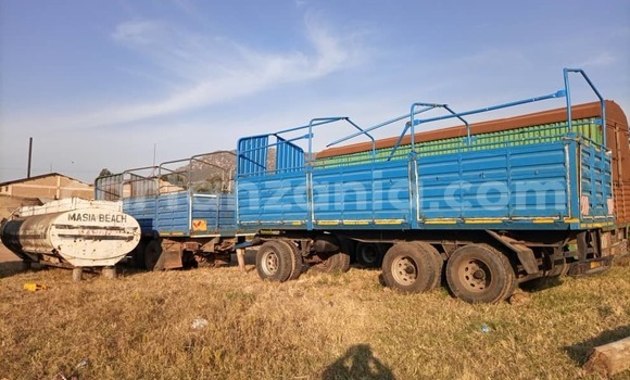 Buy Used Scania 113–320 Blue Truck in Iringa in Iringa Buy Used Scania 113–320 Blue Truck in Iringa in Iringa