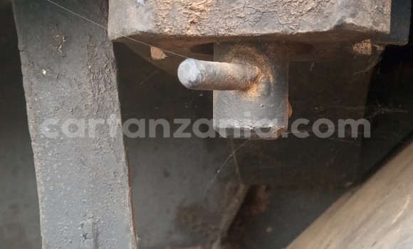 Buy Used Scania 113–320 Blue Truck in Iringa in Iringa Buy Used Scania 113–320 Blue Truck in Iringa in Iringa