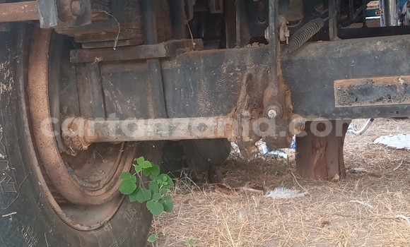 Buy Used Scania 113–320 Blue Truck in Iringa in Iringa Buy Used Scania 113–320 Blue Truck in Iringa in Iringa