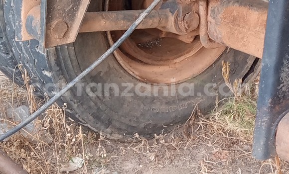 Buy Used Scania 113–320 Blue Truck in Iringa in Iringa Buy Used Scania 113–320 Blue Truck in Iringa in Iringa