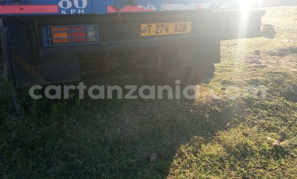Buy Used Scania 113–320 Blue Truck in Iringa in Iringa Buy Used Scania 113–320 Blue Truck in Iringa in Iringa