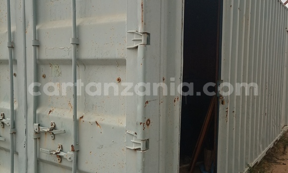 Buy Used Scania 113–320 Other Truck in Iringa in Iringa Buy Used Scania 113–320 Other Truck in Iringa in Iringa