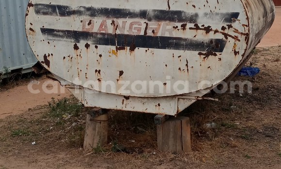 Buy Used Scania 113–320 White Truck in Iringa in Iringa Buy Used Scania 113–320 White Truck in Iringa in Iringa