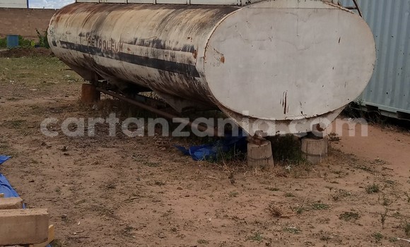 Buy Used Scania 113–320 White Truck in Iringa in Iringa Buy Used Scania 113–320 White Truck in Iringa in Iringa