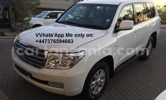 Buy Used Toyota Land Cruiser White Car in Dar es Salaam in Dar es Salaam
