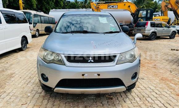 Nunua Imported Mitsubishi Outlander Fedha Gari ndani ya Dar es Salaam nchini Dar es Salaam
