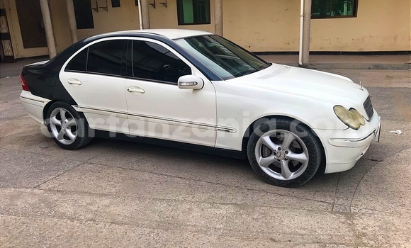 Nunua Ilio tumika MercedesâBenz CâClass Nyeupe Gari ndani ya Dar es Salaam nchini Dar es Salaam Nunua Ilio tumika MercedesâBenz CâClass Nyeupe Gari ndani ya Dar es Salaam nchini Dar es Salaam