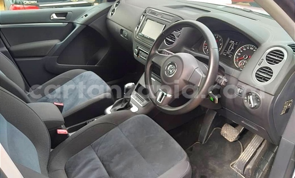 Nunua Ilio tumika Volkswagen Tiguan Fedha Gari ndani ya Dar es Salaam nchini Dar es Salaam Nunua Ilio tumika Volkswagen Tiguan Fedha Gari ndani ya Dar es Salaam nchini Dar es Salaam