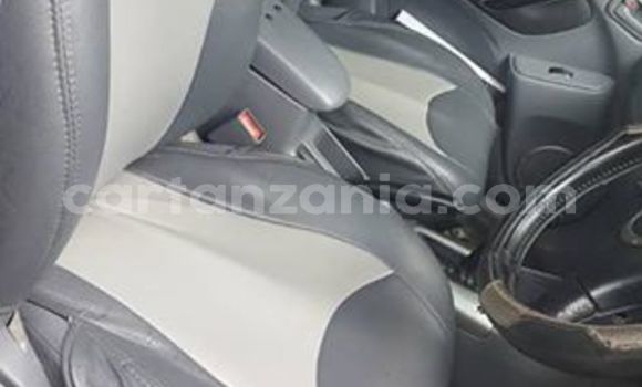 Nunua Ilio tumika Toyota RAV4 Fedha Gari ndani ya Dar es Salaam nchini Dar es Salaam Nunua Ilio tumika Toyota RAV4 Fedha Gari ndani ya Dar es Salaam nchini Dar es Salaam