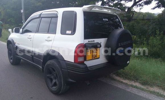Nunua Ilio tumika Suzuki Grand Vitara Nyeupe Gari ndani ya Dar es Salaam nchini Dar es Salaam Nunua Ilio tumika Suzuki Grand Vitara Nyeupe Gari ndani ya Dar es Salaam nchini Dar es Salaam