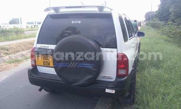 Nunua Ilio tumika Suzuki Grand Vitara Nyeupe Gari ndani ya Dar es Salaam nchini Dar es Salaam Nunua Ilio tumika Suzuki Grand Vitara Nyeupe Gari ndani ya Dar es Salaam nchini Dar es Salaam