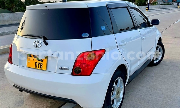 Buy Used Toyota IST White Car in Dar es Salaam in Dar es Salaam Buy Used Toyota IST White Car in Dar es Salaam in Dar es Salaam