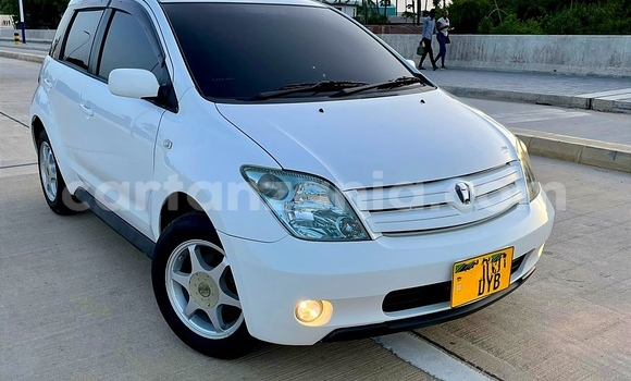 Buy Used Toyota IST White Car in Dar es Salaam in Dar es Salaam Buy Used Toyota IST White Car in Dar es Salaam in Dar es Salaam