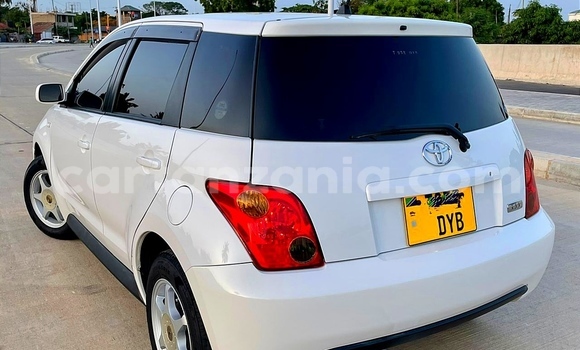 Buy Used Toyota IST White Car in Dar es Salaam in Dar es Salaam Buy Used Toyota IST White Car in Dar es Salaam in Dar es Salaam