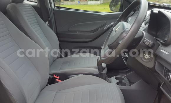 Buy Used Chevlolet Spin White Car in Arusha in Arusha Buy Used Chevlolet Spin White Car in Arusha in Arusha