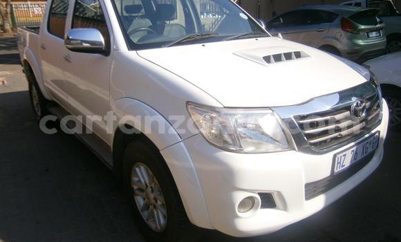 Buy Used Toyota Hilux White Car in Bagamoyo in Pwani