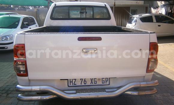 Buy Used Toyota Hilux White Car in Bagamoyo in Pwani Buy Used Toyota Hilux White Car in Bagamoyo in Pwani