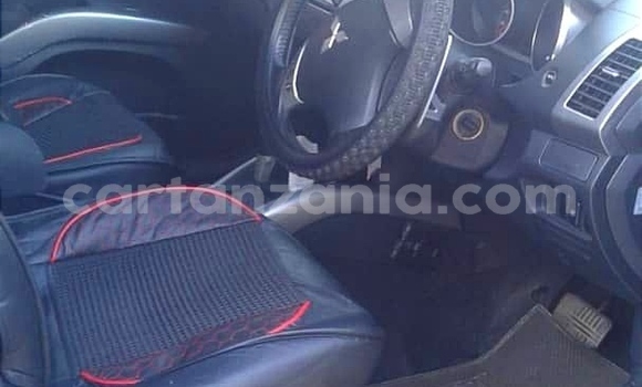 Nunua Ilio tumika Mitsubishi Outlander Bluu Gari ndani ya Dar es Salaam nchini Dar es Salaam Nunua Ilio tumika Mitsubishi Outlander Bluu Gari ndani ya Dar es Salaam nchini Dar es Salaam
