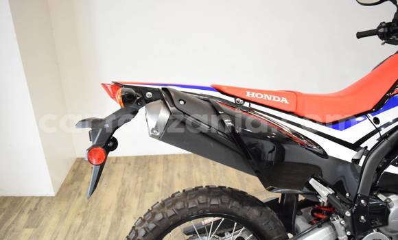 Nunua Ilio tumika Honda CRF Nyekundu Bike ndani ya Babati Mjini nchini Manyara Nunua Ilio tumika Honda CRF Nyekundu Bike ndani ya Babati Mjini nchini Manyara