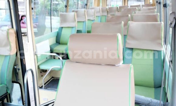 Nunua Ilio tumika Nissan Caravan Nyingine Gari ndani ya Dar es Salaam nchini Dar es Salaam Nunua Ilio tumika Nissan Caravan Nyingine Gari ndani ya Dar es Salaam nchini Dar es Salaam