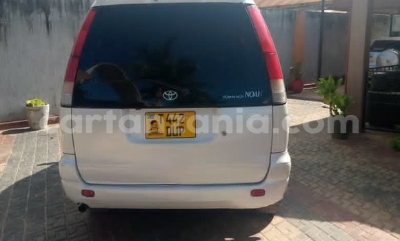 Nunua Ilio tumika Toyota Noah Nyeupe Gari ndani ya Dar es Salaam nchini Dar es Salaam Nunua Ilio tumika Toyota Noah Nyeupe Gari ndani ya Dar es Salaam nchini Dar es Salaam