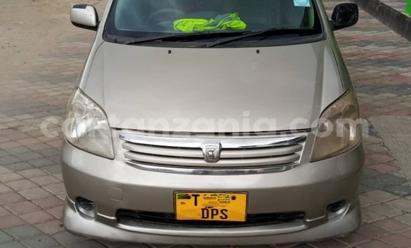 Buy Used Toyota Raum Silver Car in Dar es Salaam in Dar es Salaam Buy Used Toyota Raum Silver Car in Dar es Salaam in Dar es Salaam