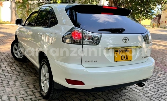 Nunua Ilio tumika Toyota Harrier Nyeupe Gari ndani ya Dar es Salaam nchini Dar es Salaam Nunua Ilio tumika Toyota Harrier Nyeupe Gari ndani ya Dar es Salaam nchini Dar es Salaam