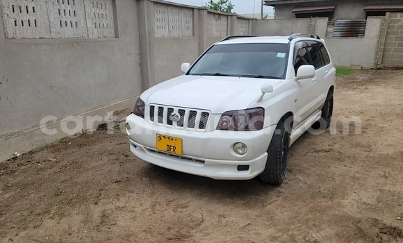 Nunua Ilio tumika Toyota Kruger Nyeupe Gari ndani ya Dar es Salaam nchini Dar es Salaam