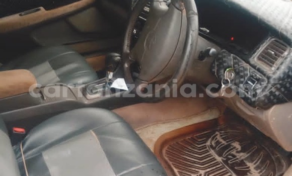 Nunua Ilio tumika Toyota Cresta Nyeupe Gari ndani ya Dar es Salaam nchini Dar es Salaam Nunua Ilio tumika Toyota Cresta Nyeupe Gari ndani ya Dar es Salaam nchini Dar es Salaam