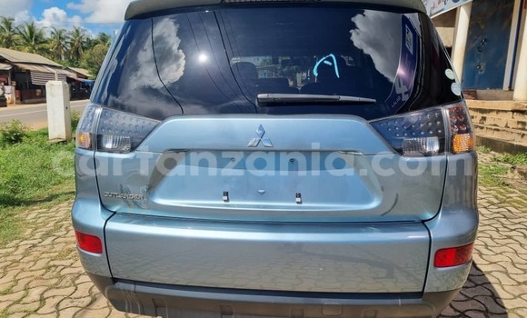 Buy New Mitsubishi Outlander Silver Car in Dar es Salaam in Dar es Salaam