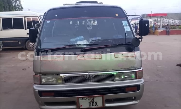 Nunua Ilio tumika Nissan Caravan Fedha Gari ndani ya Dar es Salaam nchini Dar es Salaam Nunua Ilio tumika Nissan Caravan Fedha Gari ndani ya Dar es Salaam nchini Dar es Salaam