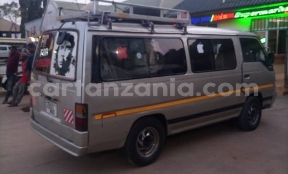 Nunua Ilio tumika Nissan Caravan Fedha Gari ndani ya Dar es Salaam nchini Dar es Salaam Nunua Ilio tumika Nissan Caravan Fedha Gari ndani ya Dar es Salaam nchini Dar es Salaam