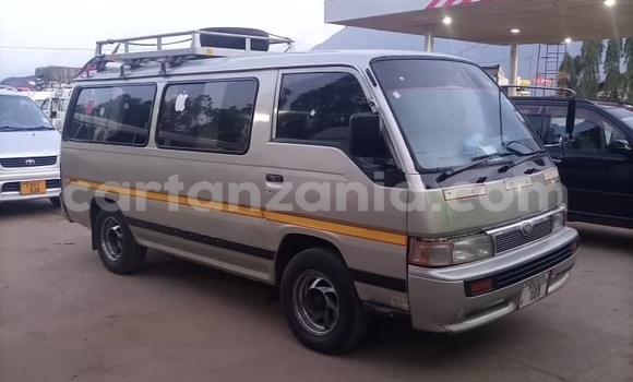 Nunua Ilio tumika Nissan Caravan Fedha Gari ndani ya Dar es Salaam nchini Dar es Salaam Nunua Ilio tumika Nissan Caravan Fedha Gari ndani ya Dar es Salaam nchini Dar es Salaam
