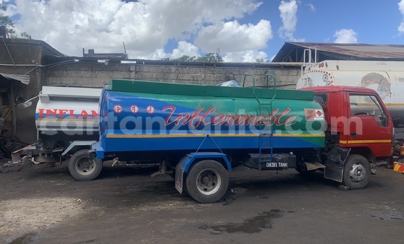 Buy Used Mitsubishi Van Blue Truck in Dar es Salaam in Dar es Salaam Buy Used Mitsubishi Van Blue Truck in Dar es Salaam in Dar es Salaam