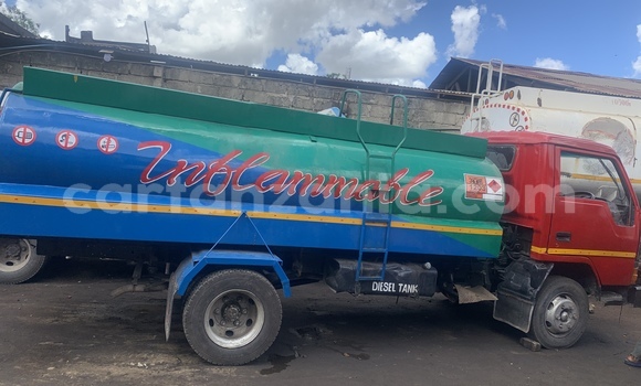 Buy Used Mitsubishi Van Blue Truck in Dar es Salaam in Dar es Salaam Buy Used Mitsubishi Van Blue Truck in Dar es Salaam in Dar es Salaam