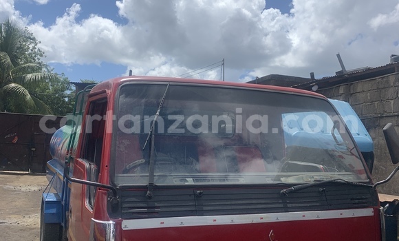 Buy Used Mitsubishi Van Blue Truck in Dar es Salaam in Dar es Salaam Buy Used Mitsubishi Van Blue Truck in Dar es Salaam in Dar es Salaam