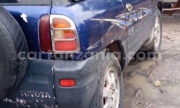 Nunua Ilio tumika Toyota RAV4 Bluu Gari ndani ya Dar es Salaam nchini Dar es Salaam Nunua Ilio tumika Toyota RAV4 Bluu Gari ndani ya Dar es Salaam nchini Dar es Salaam