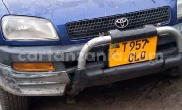 Nunua Ilio tumika Toyota RAV4 Bluu Gari ndani ya Dar es Salaam nchini Dar es Salaam Nunua Ilio tumika Toyota RAV4 Bluu Gari ndani ya Dar es Salaam nchini Dar es Salaam